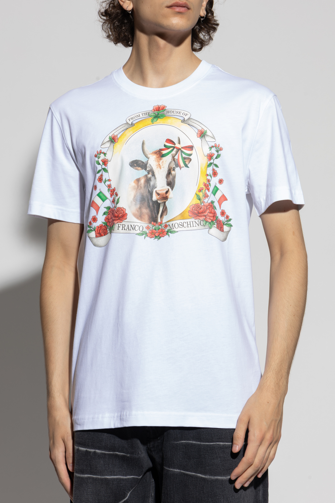 Tシャツ・カットソー Moschino SS25 One-shoulder shirt (J02110531 2001) White T-shirt with print Moschino - Vitkac Australia